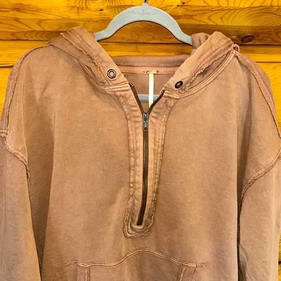 - Free People EUC North Sweatshirt Size M in Fawn ( Light Cocoa Brown) - Picture 5 of 11